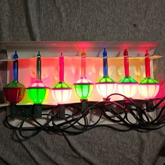 VINTAGE NOMA BUBBLE LITES CHRISTMAS NOSTALGIA SERIES STRAND OF 7 ONE BULB IS BAD - Picture 5 of 5